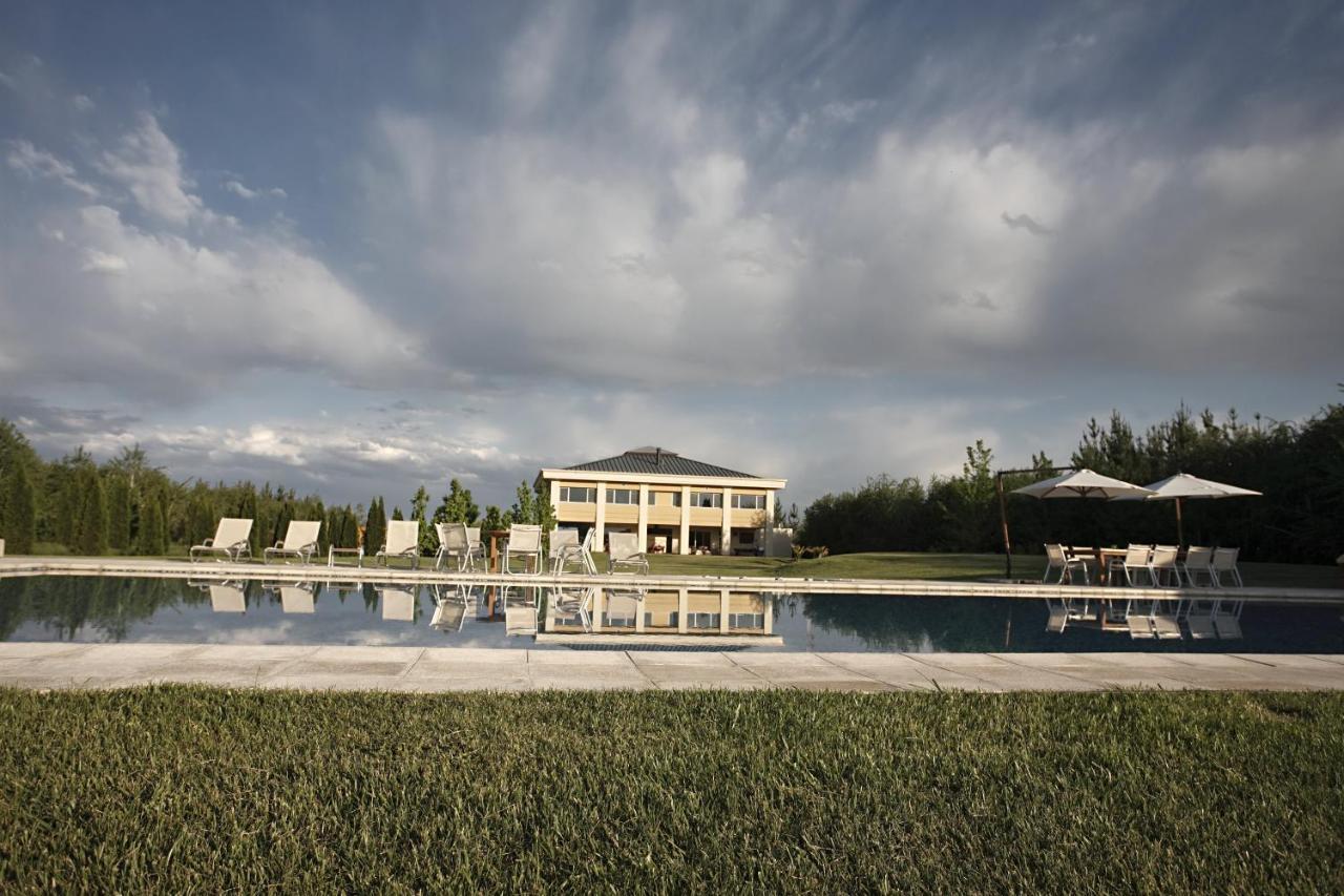Estancia Mendoza Wine Hotel Тунуян Екстер'єр фото